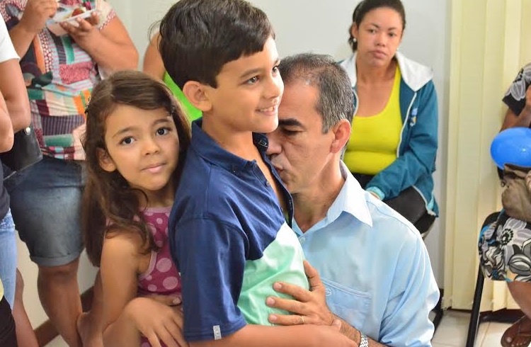 Assis e os filhos em 2014